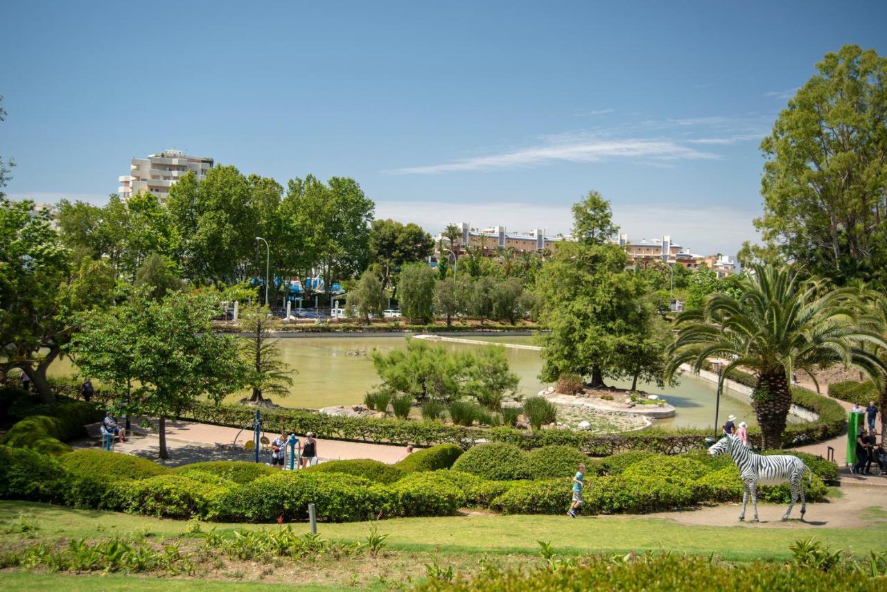 Benal Beach, Luxury Sea & Mountain View Beachside 1 Bedroom Apartment Benalmadena Bagian luar foto