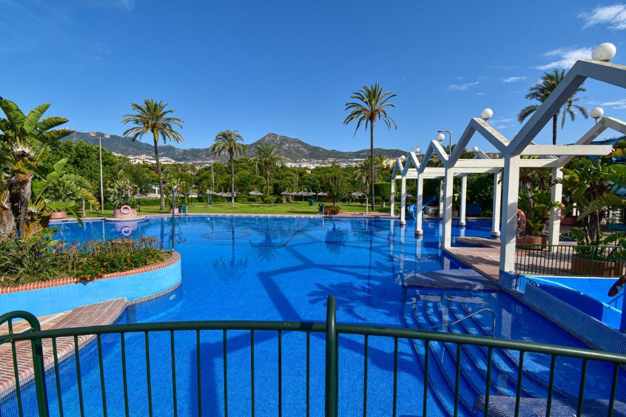 Benal Beach, Luxury Sea & Mountain View Beachside 1 Bedroom Apartment Benalmadena Bagian luar foto