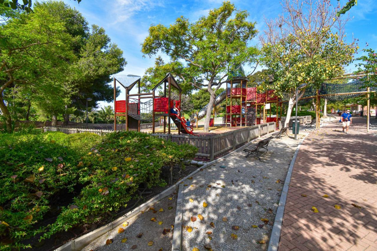 Benal Beach, Luxury Sea & Mountain View Beachside 1 Bedroom Apartment Benalmadena Bagian luar foto