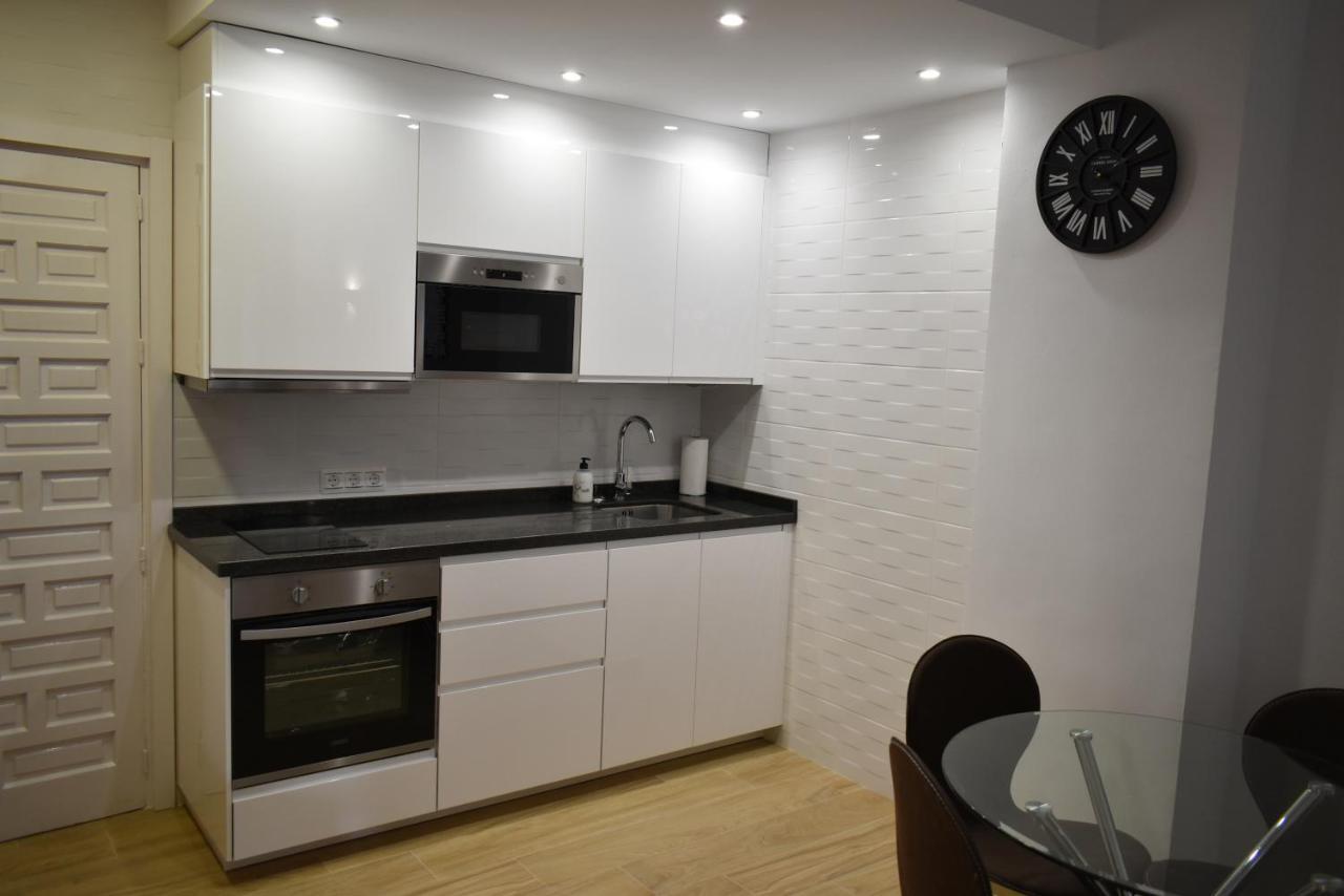 Benal Beach, Luxury Sea & Mountain View Beachside 1 Bedroom Apartment Benalmadena Bagian luar foto